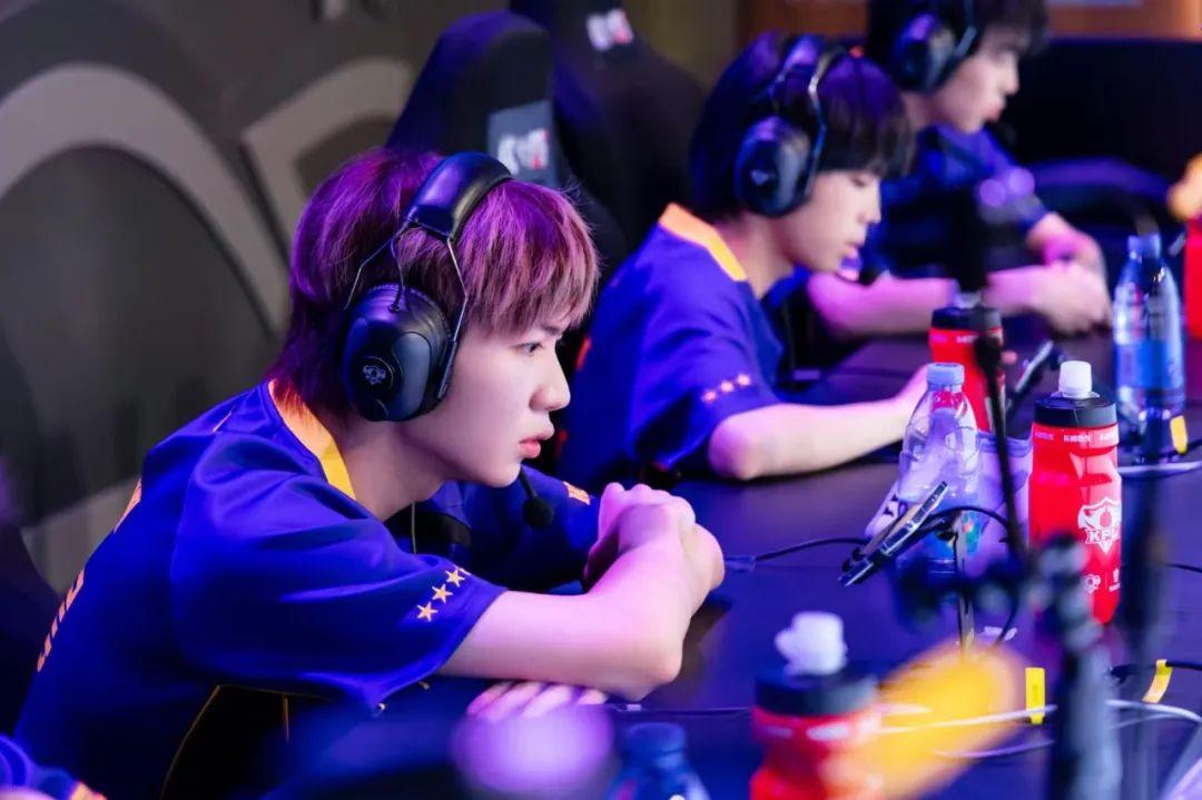 边后卫的一 边后卫的一