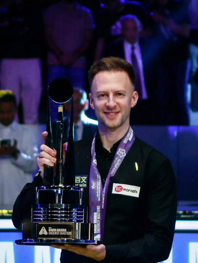 在不同赛道 在不同赛道